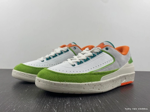 Husky TITAN Jordan Low Retro 2 DV6206-183 (W) 0711
